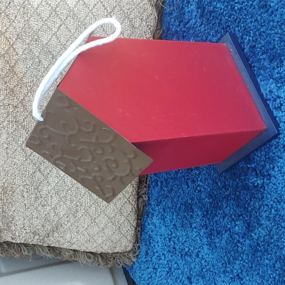 Patriotic Star Birdhouse - Picture 7 of 10